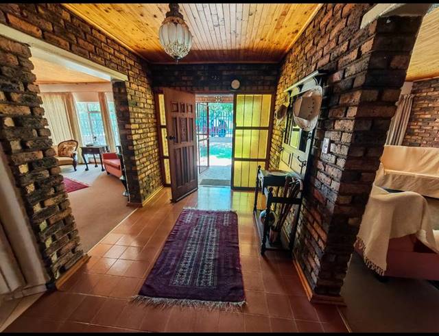 4 BEDROOM HOUSE FOR SALE IN VANDERBIJLPARK SW 2
